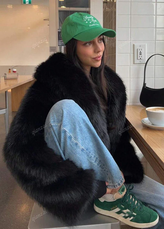 Vintage Cropped Faux Fur Jacket – Elegant Winter Style