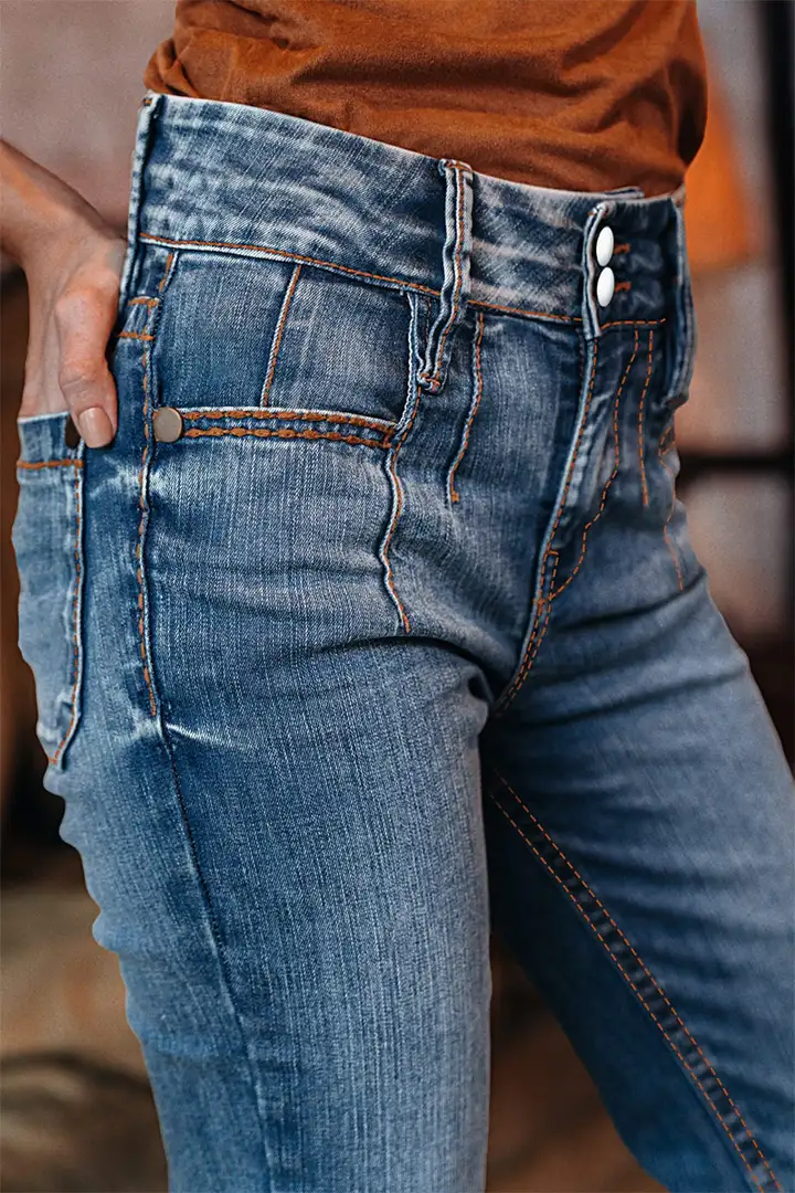 Wash Contrast Stitch Double Button Mid Rise Bootcut Jeans